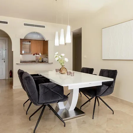 Sinfonia - 2br, Pool Apartman Estepona