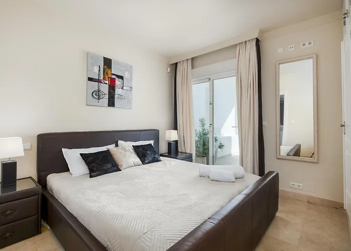 Sinfonia - 2br, Pool Appartement