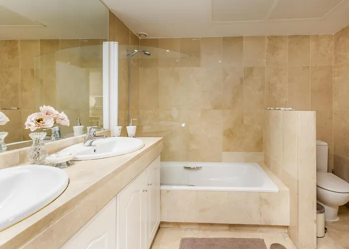 Sinfonia - 2br, Pool 아파트 *