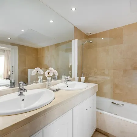 Sinfonia - 2br, Pool إِستيبونا