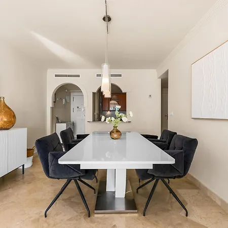 Sinfonia - 2br, Pool Apartment *