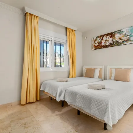 Sinfonia - 2br, Pool Lejlighed