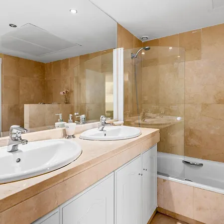 Sinfonia - 2br, Pool Apartment Estepona