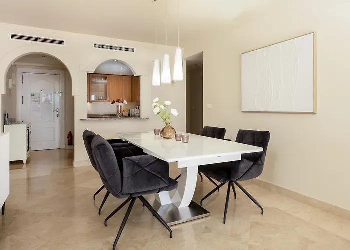 Sinfonia - 2br, Pool דירה אסטפונה