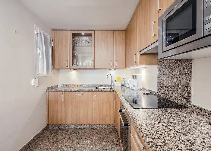 Sinfonia - 2br, Pool * אסטפונה